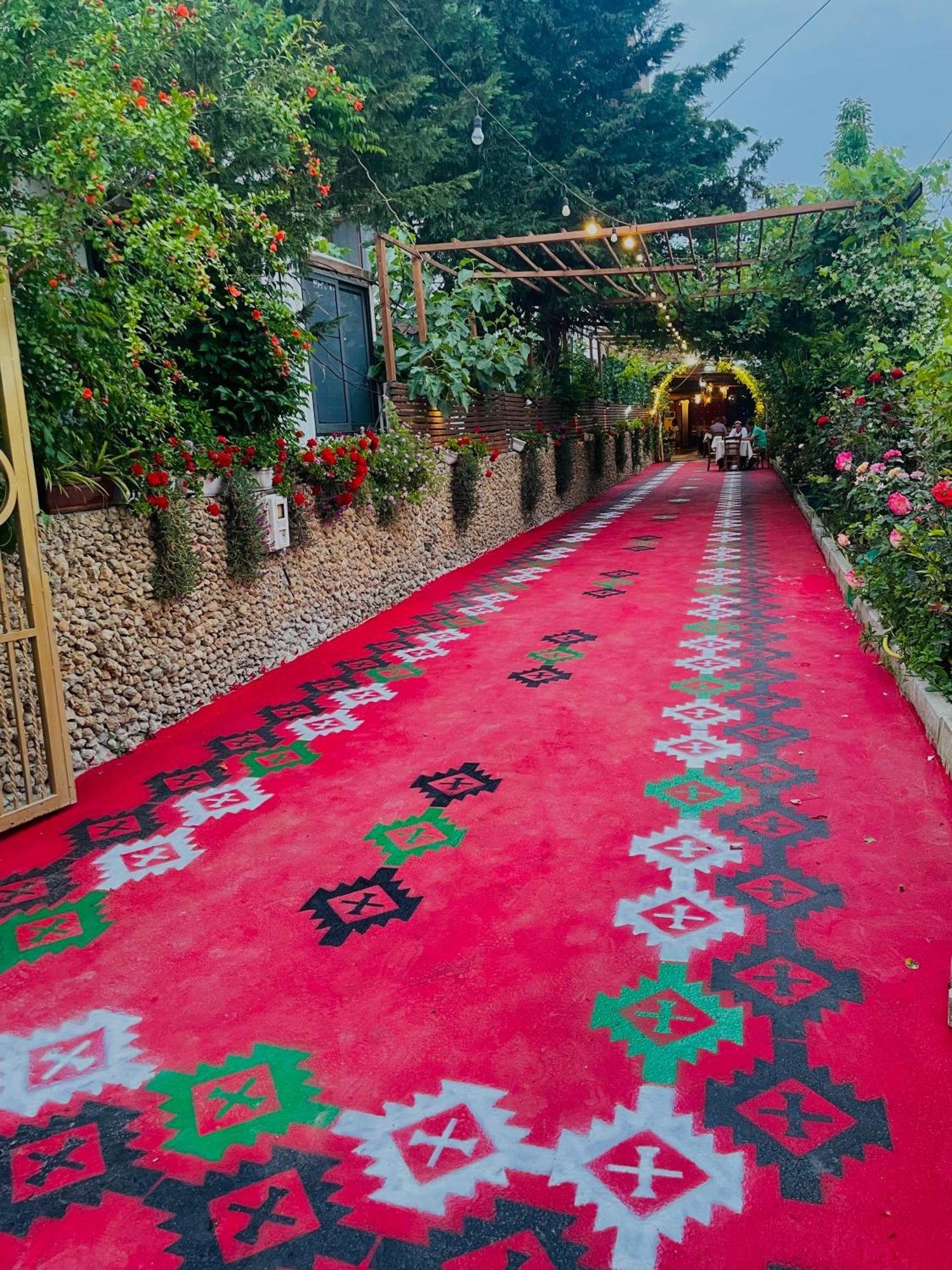 Te Bujtina Hotel- Cozy Stay With Traditional Breakfast Near Beach Golem  Ngoại thất bức ảnh