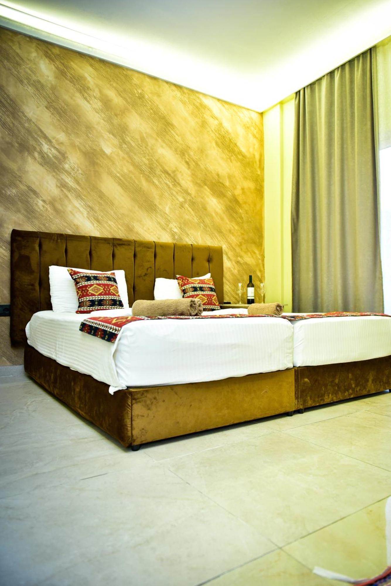 Te Bujtina Hotel- Cozy Stay With Traditional Breakfast Near Beach Golem  Ngoại thất bức ảnh