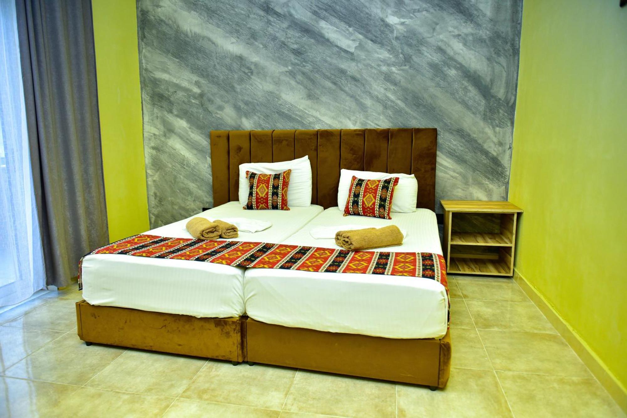 Te Bujtina Hotel- Cozy Stay With Traditional Breakfast Near Beach Golem  Ngoại thất bức ảnh