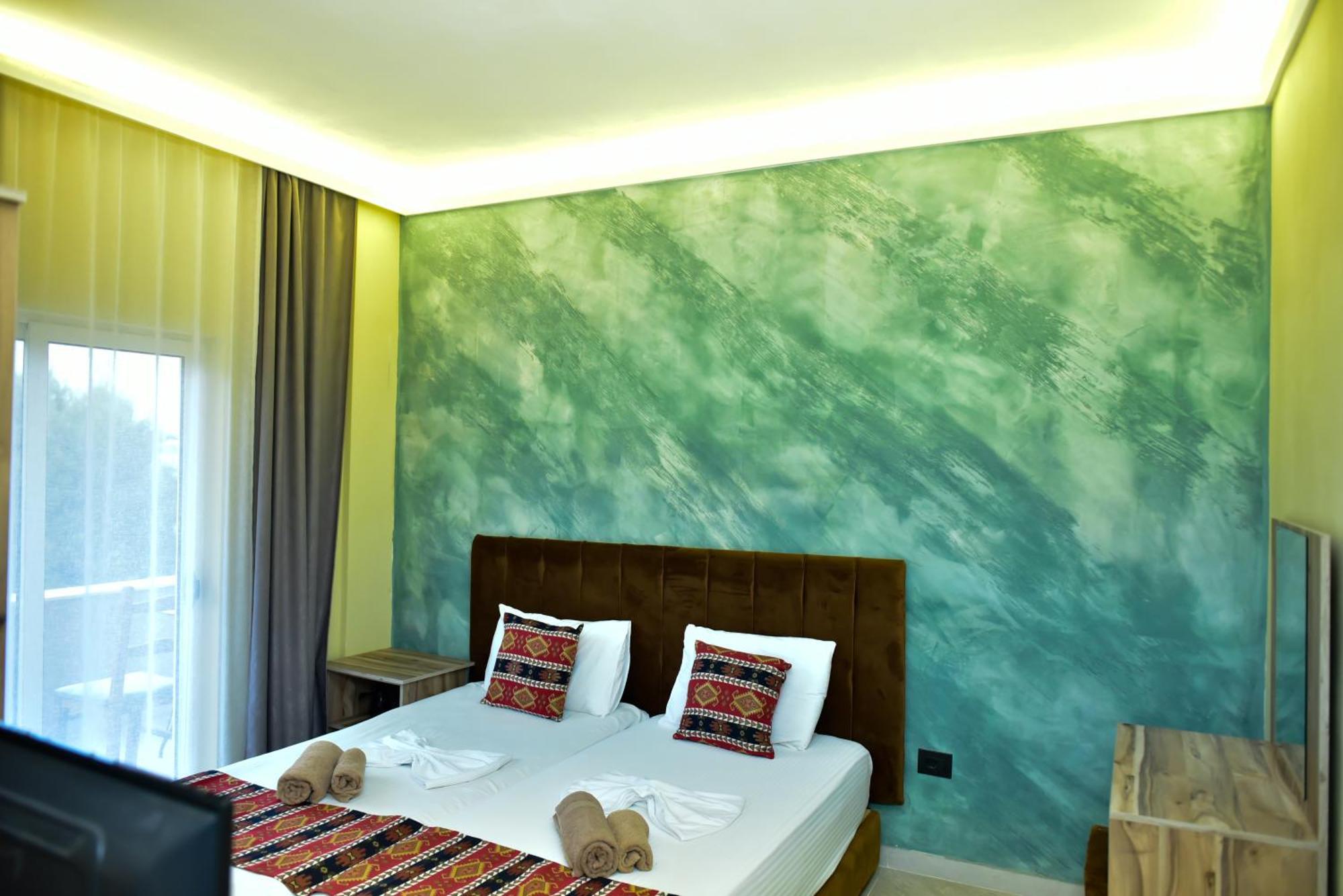 Te Bujtina Hotel- Cozy Stay With Traditional Breakfast Near Beach Golem  Ngoại thất bức ảnh